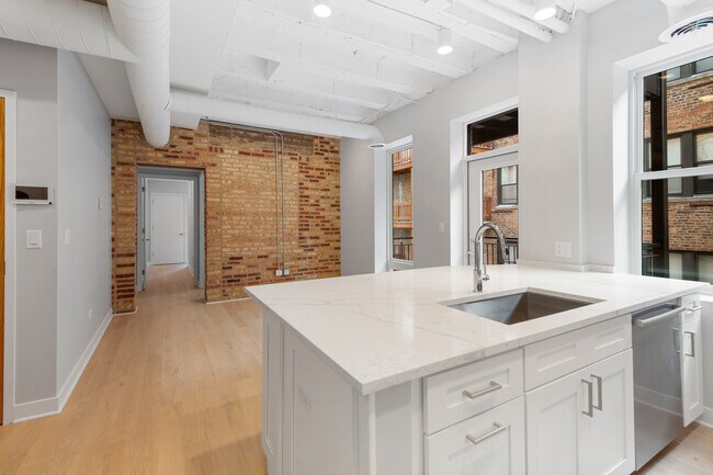Foto del edificio - 4637 N Ashland Ave