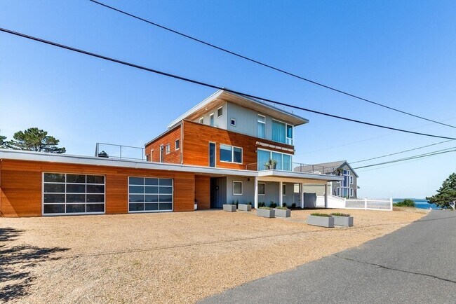 Building Photo - 132 Wingaersheek Rd
