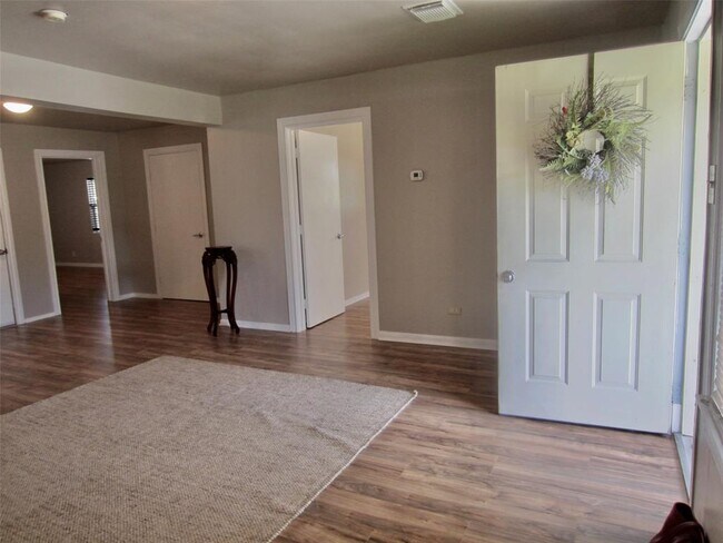 Building Photo - 235 W 17th St