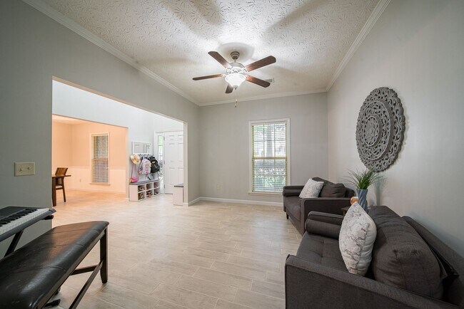 Foto del edificio - 4 bedroom/3 bath Midland, GA