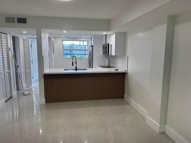 Foto del edificio - 14155 SW 87th St