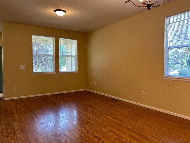 Foto del edificio - Stylish & Functional - 2 Bed 2.5 Bath Available Early June