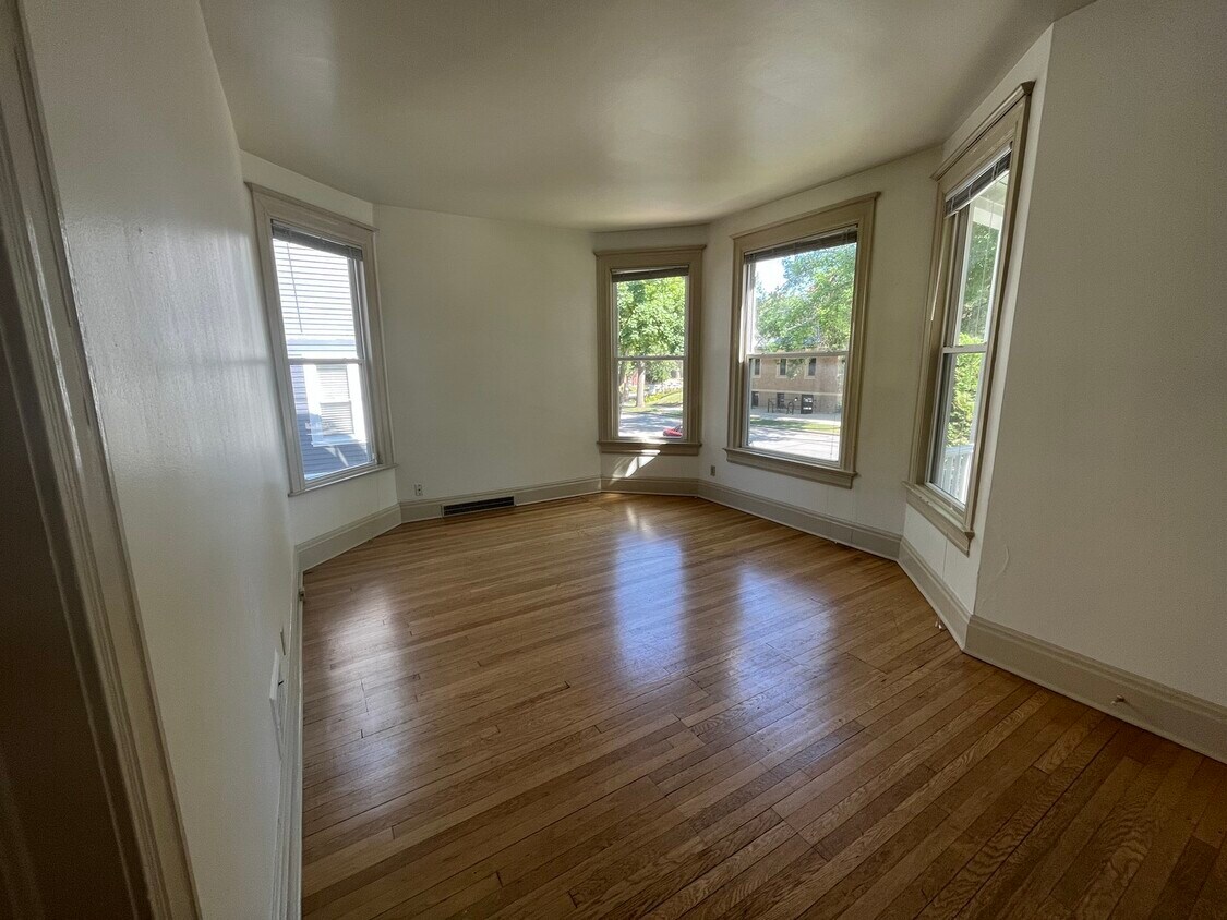 Foto principal - 2408 East Park Place, Unit 2410