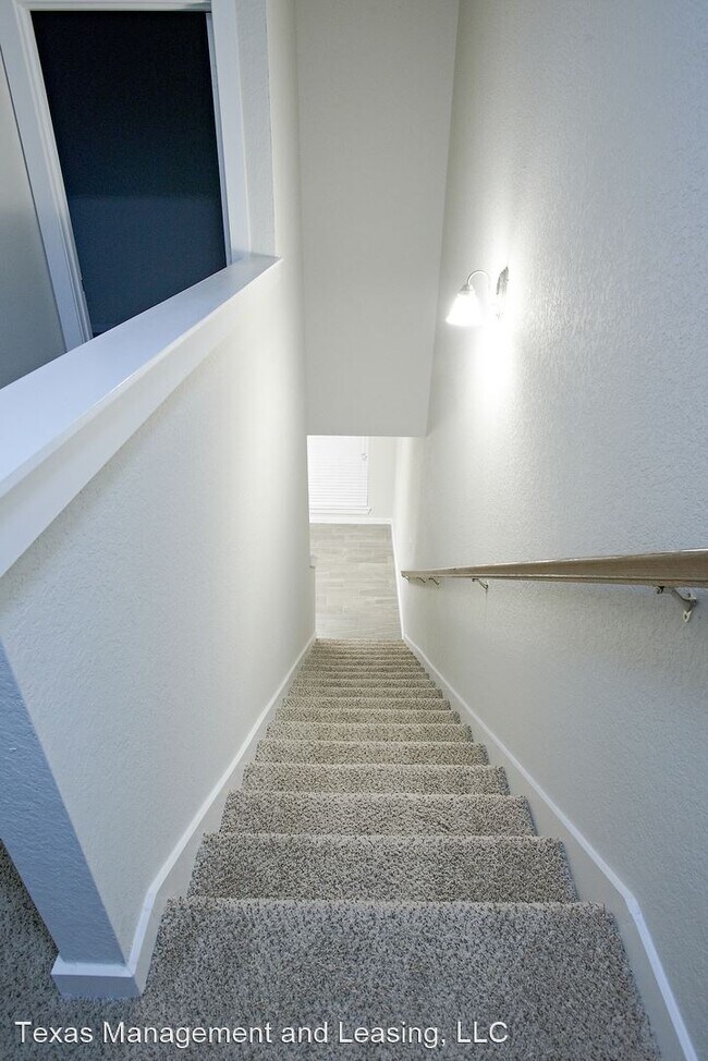 Building Photo - 3 br, 2.5 bath House - 7126 Faith Way #101