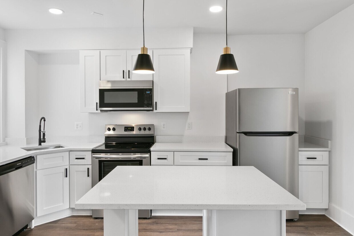 Foto principal - 1 Bedroom 1 Bath Unit Available