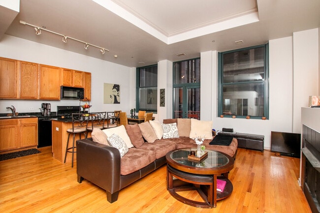 Foto del edificio - 208 W Washington St