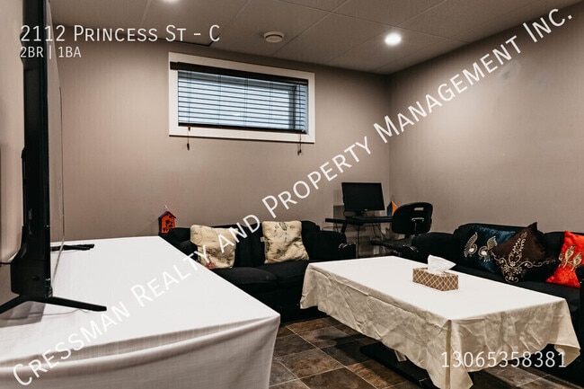 Building Photo - 2 bed, 1 Bath basement suite located in Ca...