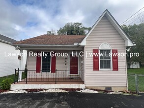 Building Photo - 942 Bedford Rd