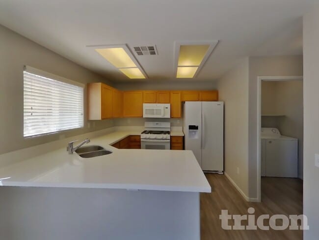 Foto del edificio - 7900 Hornbeam Ct
