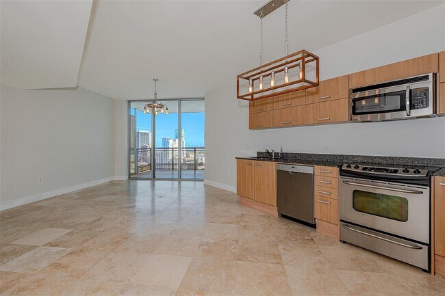 Foto del edificio - 350 S Miami Ave