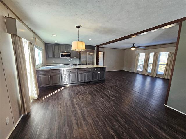 Building Photo - 3434 Laguna Dr