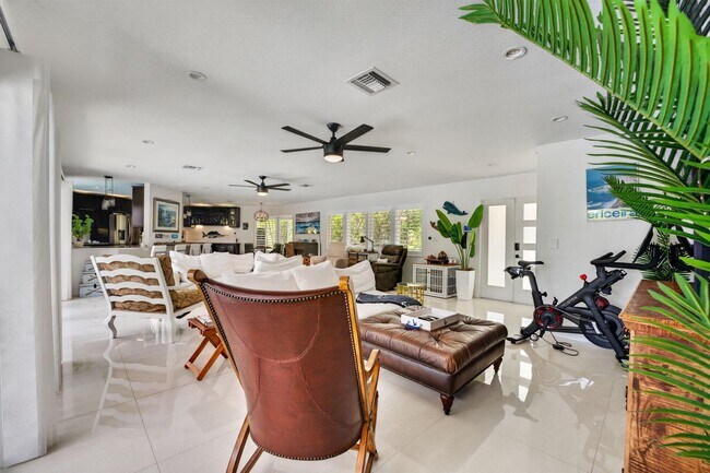 Foto del edificio - 2375 SE 8th St
