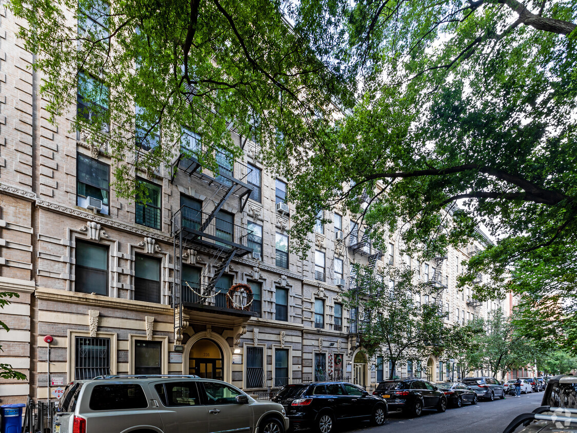 Building Photo - 240-242 W 149th St