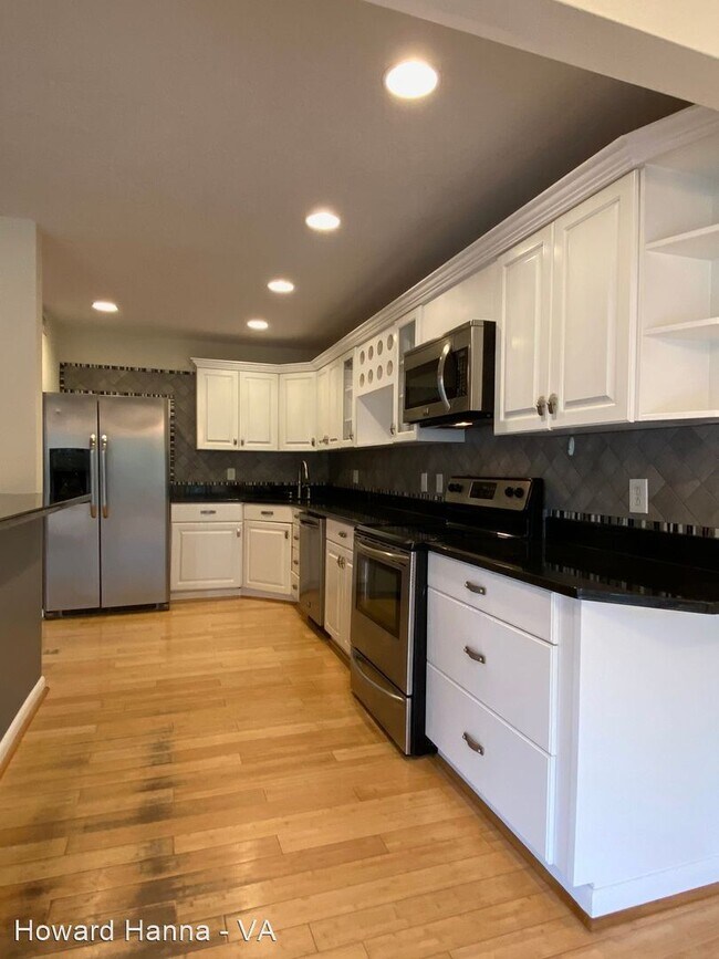 Building Photo - 3 br, 2.5 bath House - 518 9th Street