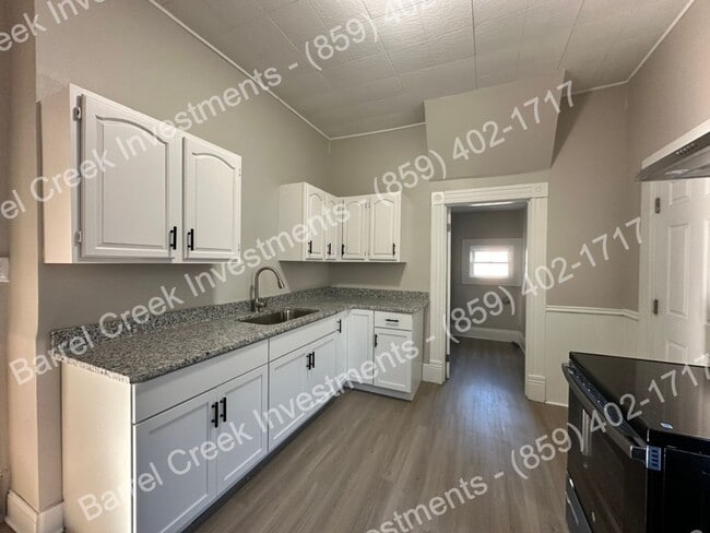 Building Photo - 3-Bed 1-Bath House + Bonus Room