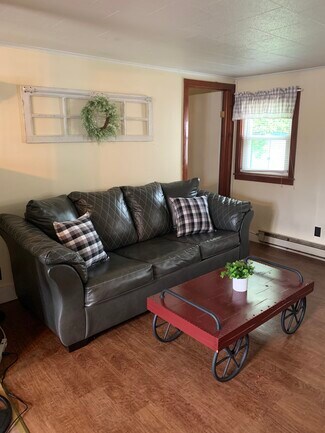 Building Photo - 24 Standish St