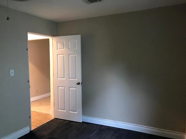 Building Photo - 6009 Jacqueline Ln