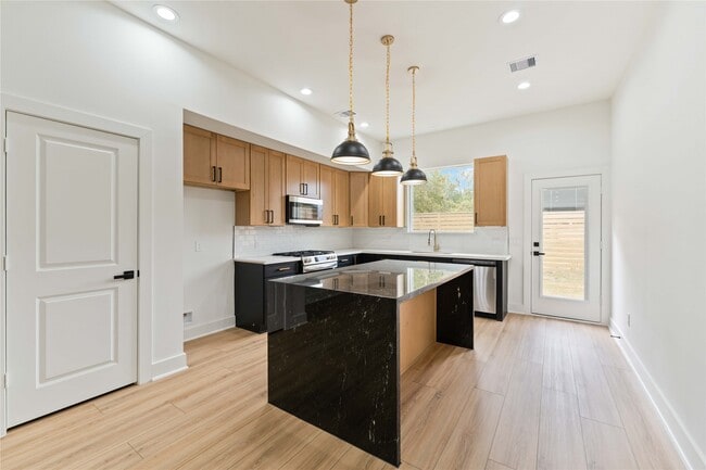 Foto del edificio - 8044 Sunbury St