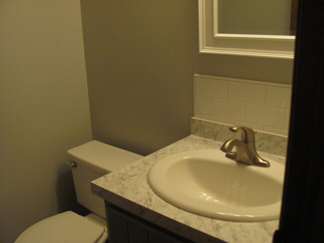 Building Photo - 5133 Kenwood Ct