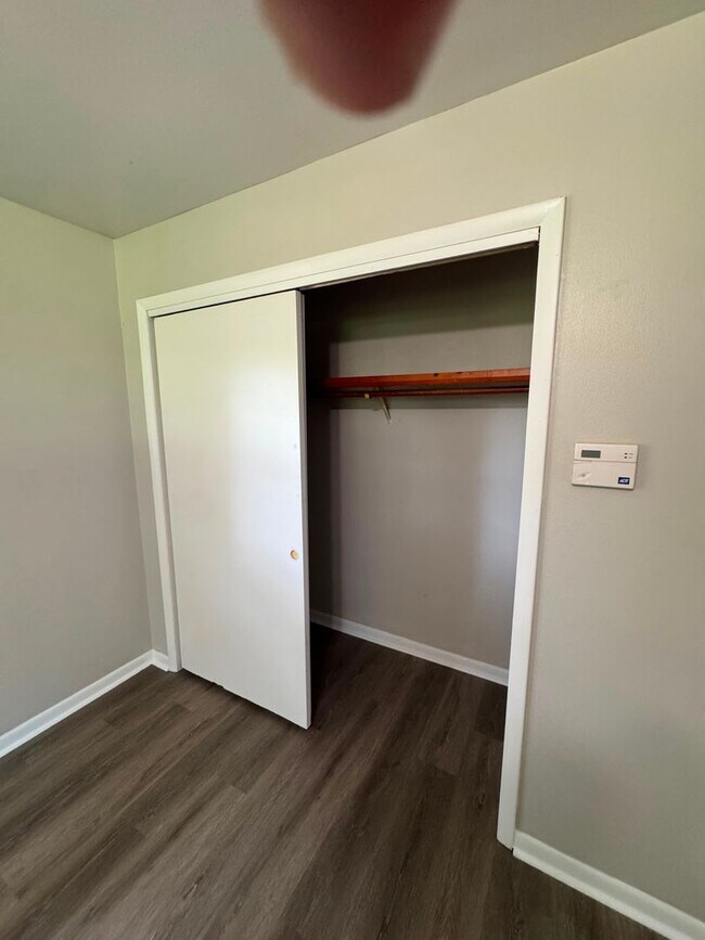 Building Photo - No HOA. Oversized 3/2 Home. NEW PHOTOS COMING SOON