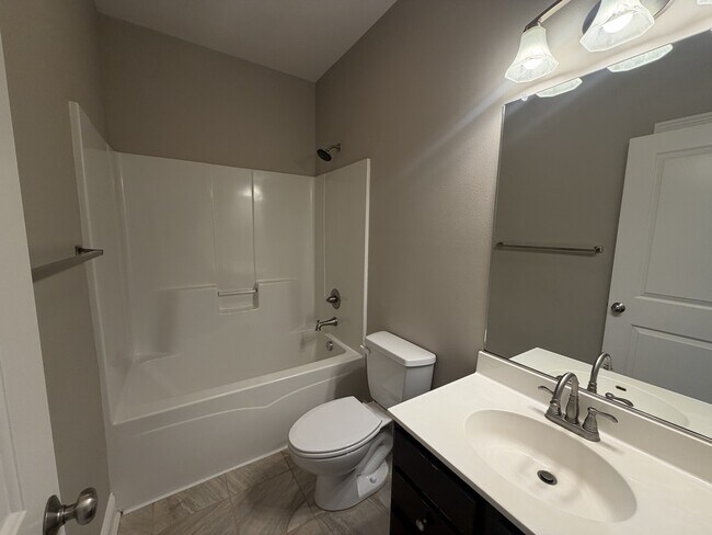 Foto del edificio - 3314 Cullen Dr