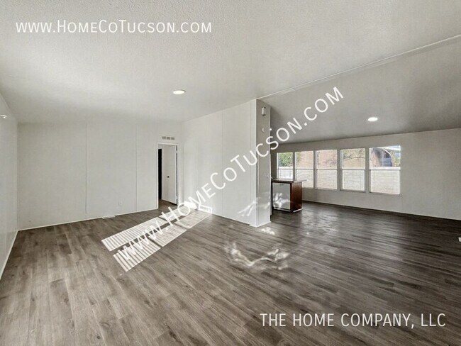 Foto del edificio - 5717 S Stewart Blvd