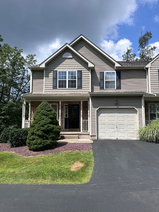Building Photo - 11 Sand Hollow Dr