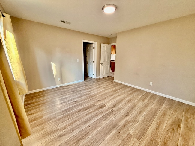 Photo - 723 S Macduff St House