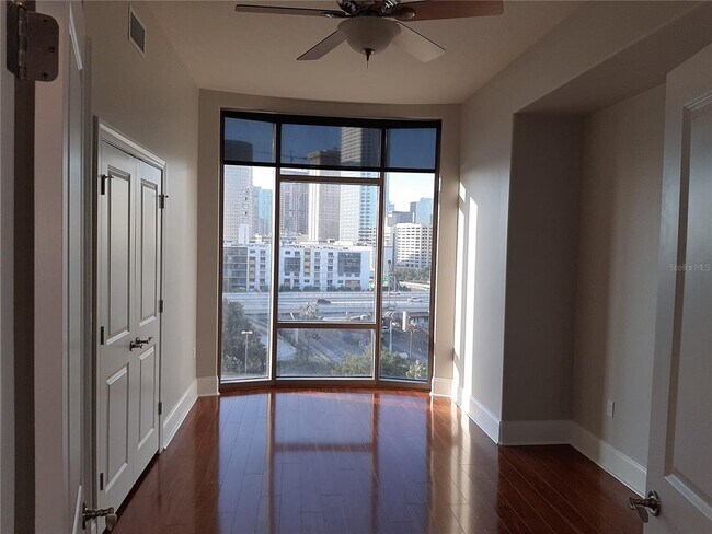 Building Photo - 275 Bayshore Blvd