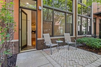Building Photo - 954 N Crosby St