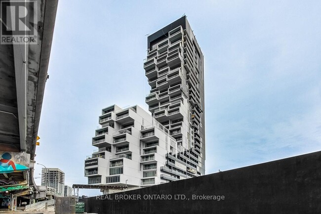 Photo du bâtiment - 170-2170 Bayview Ave