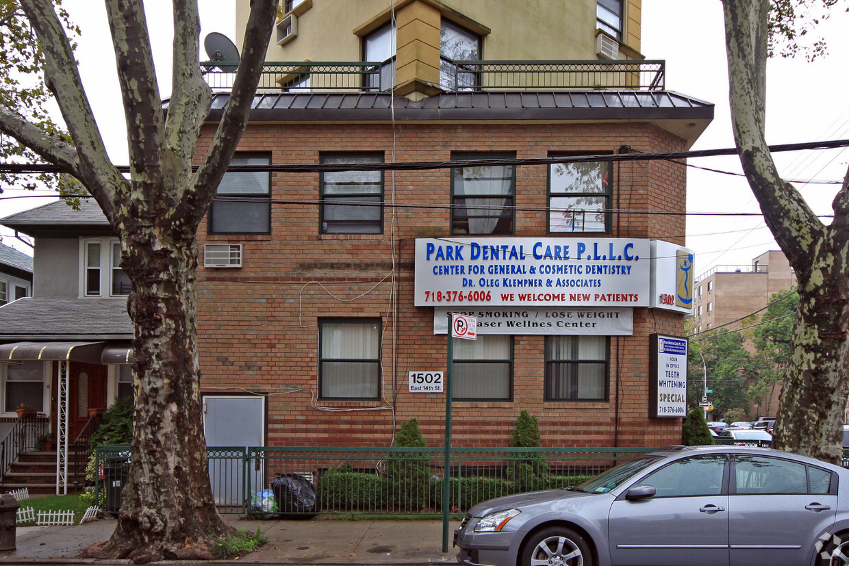 Building Photo - Midwood Multifamily