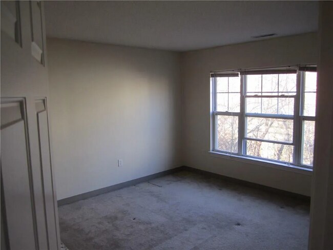 Building Photo - 120 Mill St