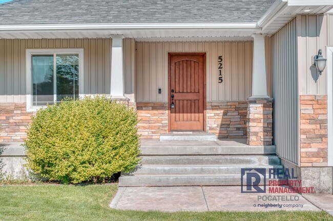 Foto del edificio - Beautiful - Elegant - 5 Bedrooms - 3 Car -...