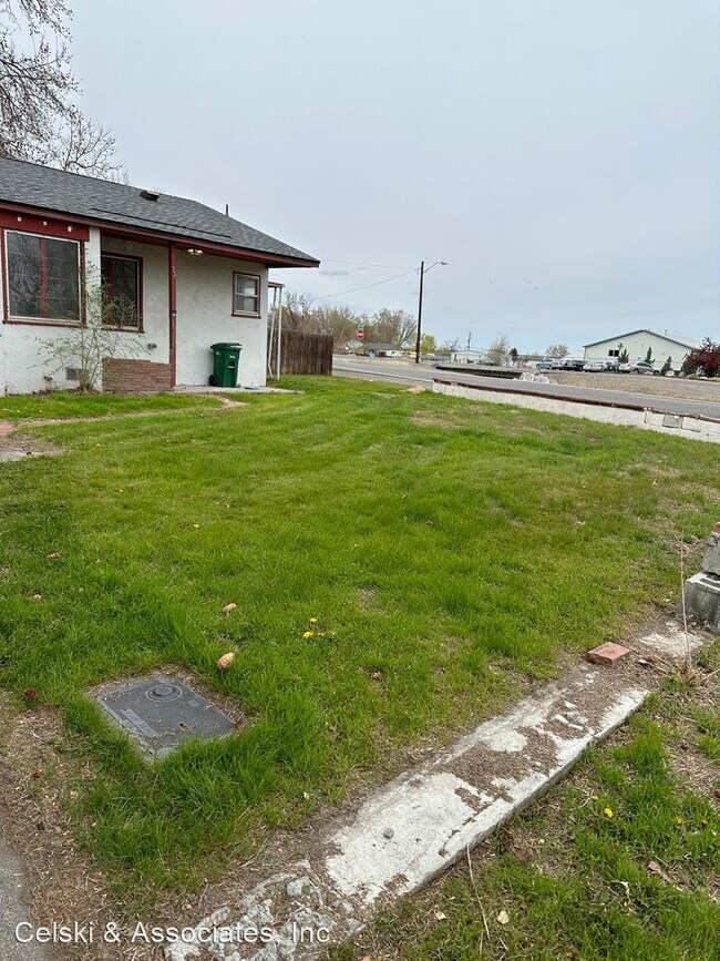 Foto del edificio - 3 br, 1 bath House - 33 Jean St