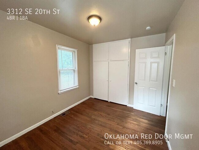 Foto del edificio - 4 Bedroom Move In Ready!