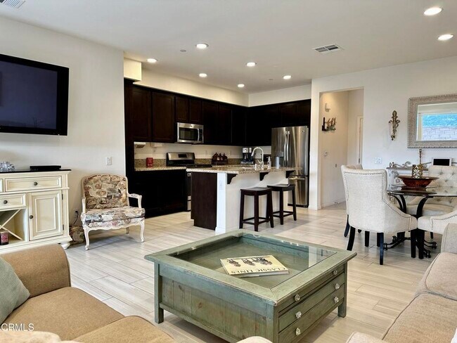 Foto del edificio - 6440 Summit Village Ln