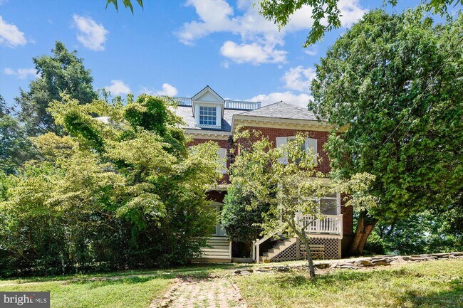 Foto del edificio - 7129 James Madison Hwy