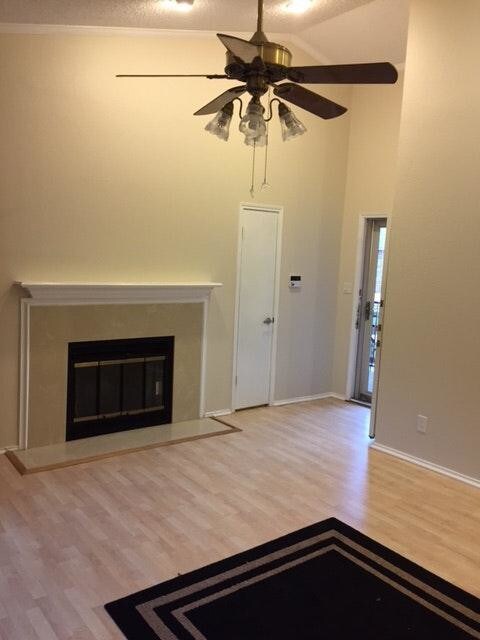 Building Photo - 412 Pebble Way #251