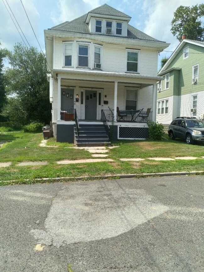 front - 17 W Madison Ave