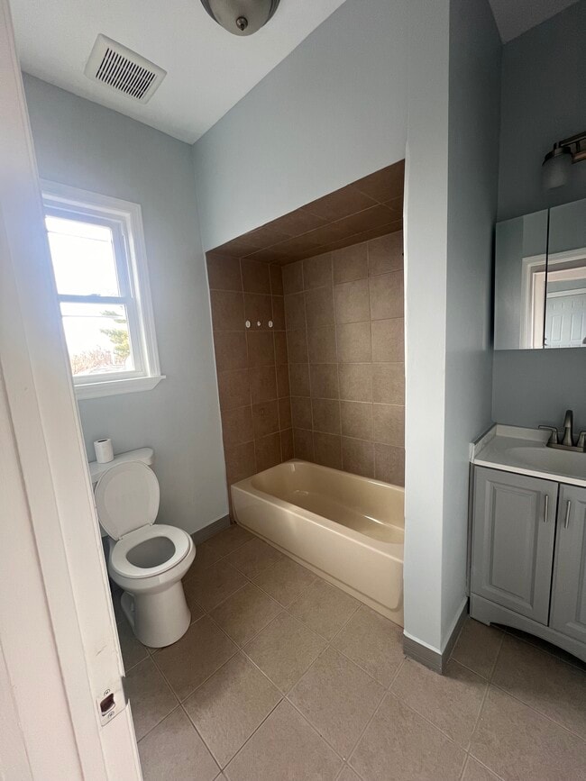 Building Photo - 50 Dewey St