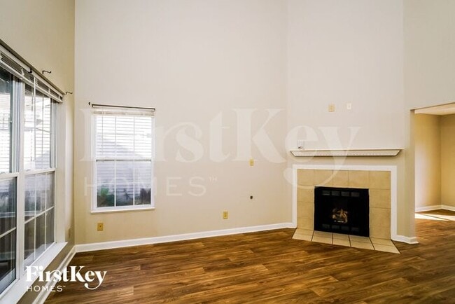 Building Photo - 3165 Hemlock Way