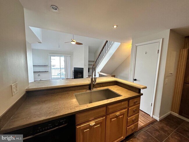 Foto del edificio - 4311 Pembrook Village Dr