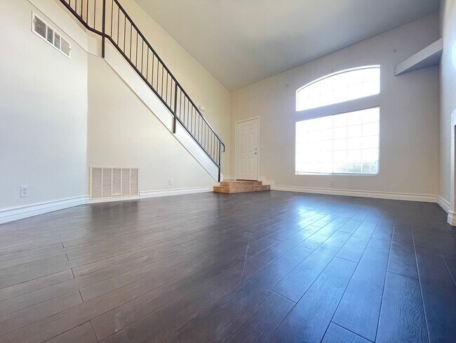 Building Photo - Lovely townhome in The Pueblo Village of S...