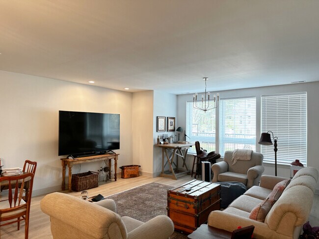 Foto del edificio - 4420 S Prairie Ave