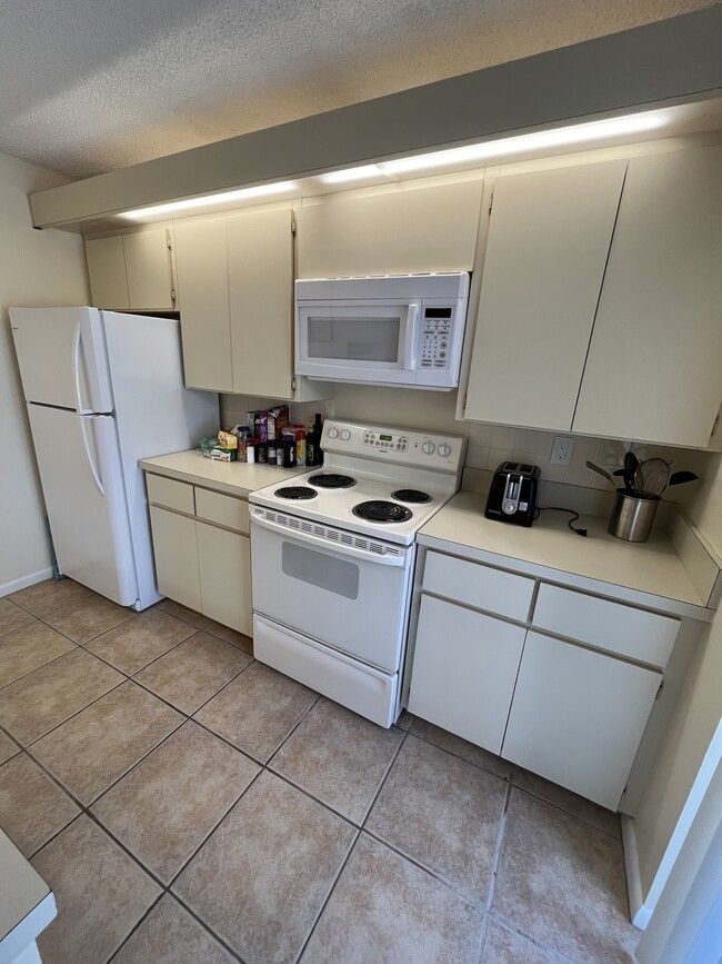 Kitchen - 3109 31st Ct