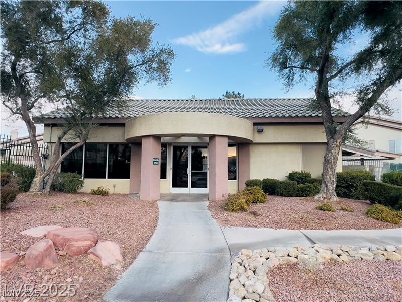 Primary Photo - 5710 E Tropicana Ave