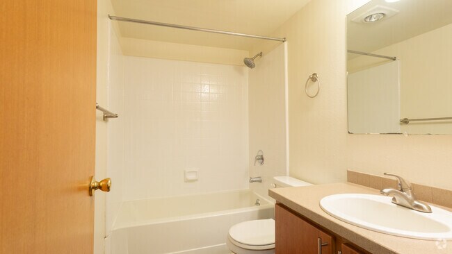 2BR,2BA-934SF - ReNew Forest Creek