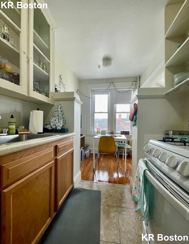 Building Photo - 1244 Boylston St