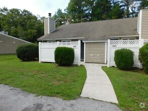 Building Photo - 1527 College Way